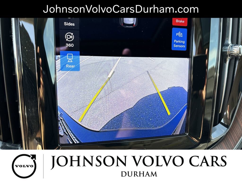 Used 2023 Volvo XC60 B5 Plus image 22