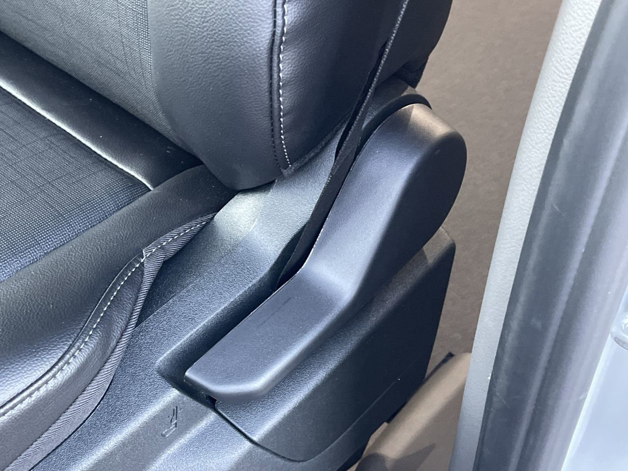 New 2025 Ford Transit 150 Low Roof image 22