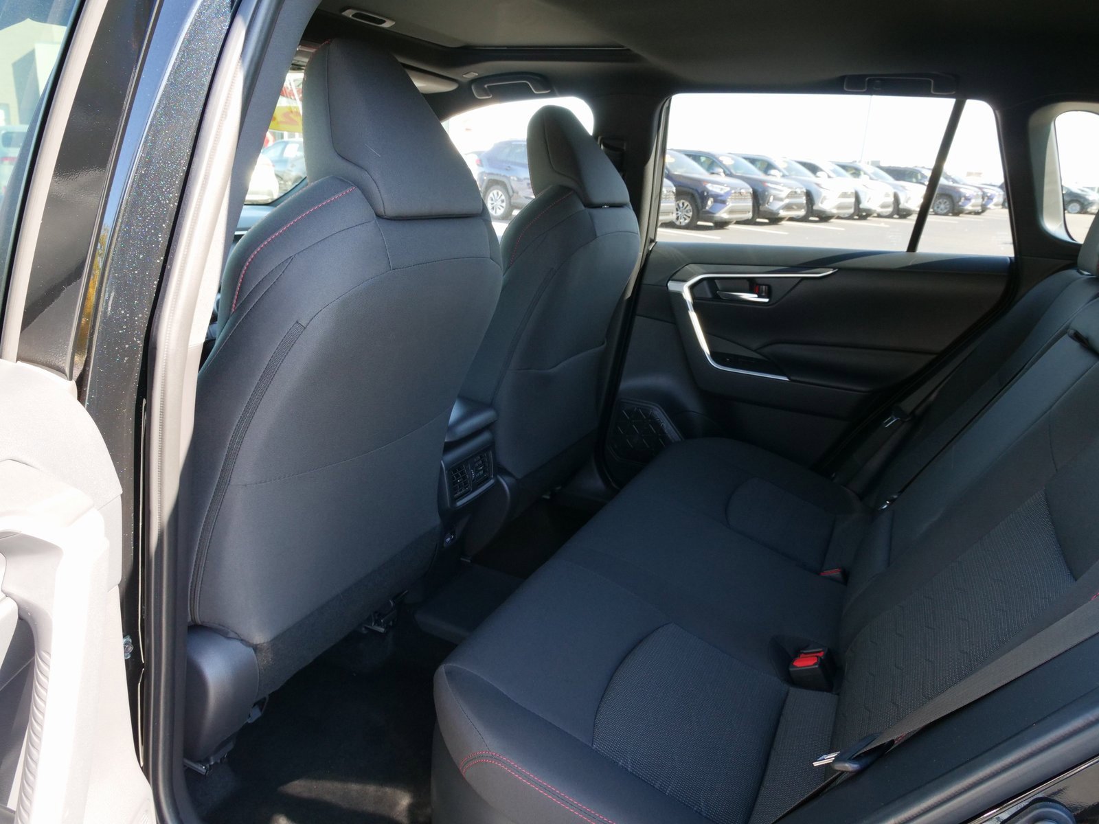 Used 2024 Toyota RAV4 SE image 14