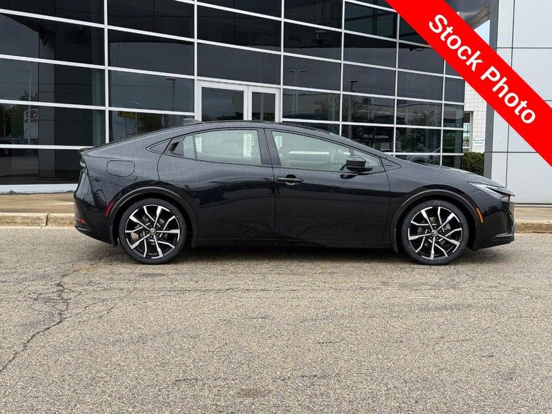 Used 2024 Toyota Prius Prime FWD video 2