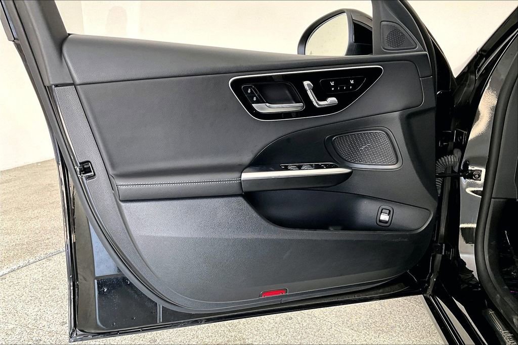 Used 2024 Mercedes-Benz C 300 Sedan image 23