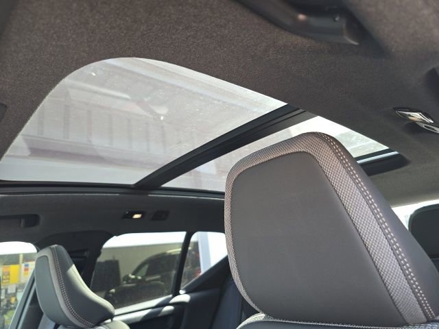 New 2026 Volvo EX40 Plus w/ Climate Package image 25