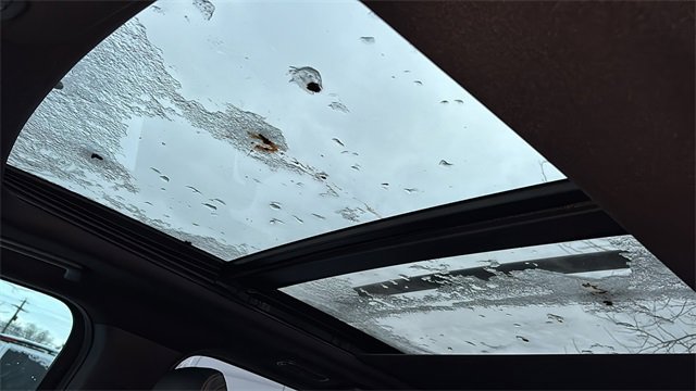 Used 2023 Ford Expedition Limited image 9