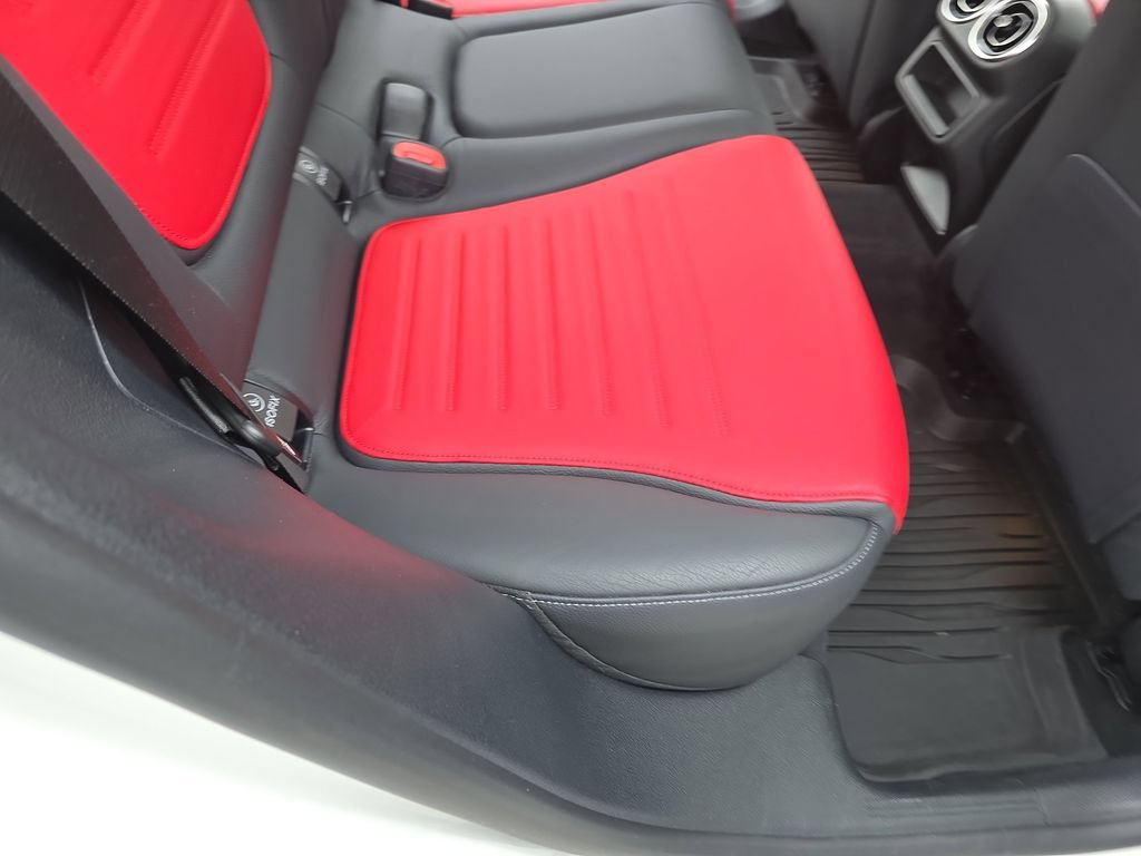 Used 2024 Mercedes-Benz GLC 300 4MATIC image 15