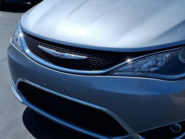 Used 2019 Chrysler Pacifica Limited FWD image 38