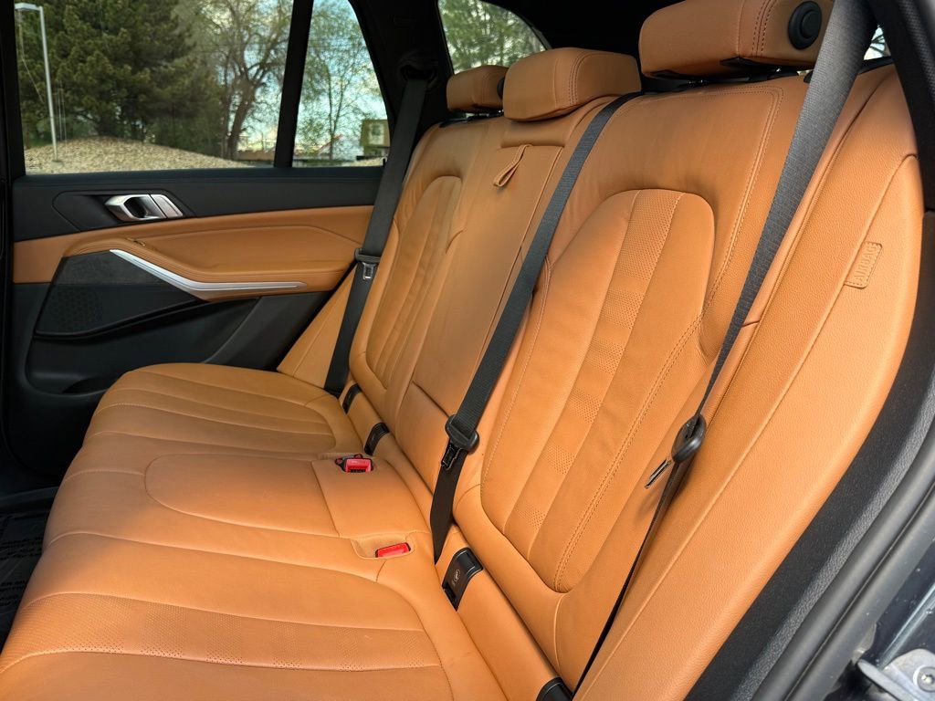 Used 2022 BMW X5 xDrive40i w/ M Sport Package image 17