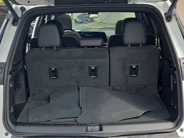 Used 2024 Chevrolet Traverse RS image 13