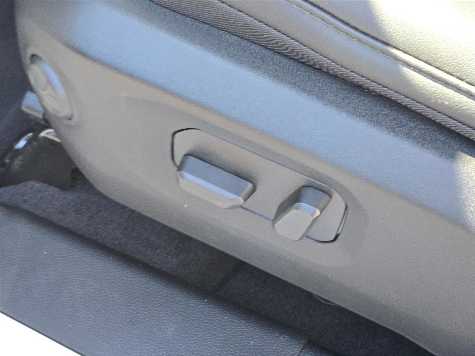 New 2025 Jeep Wrangler Unlimited Rubicon image 26