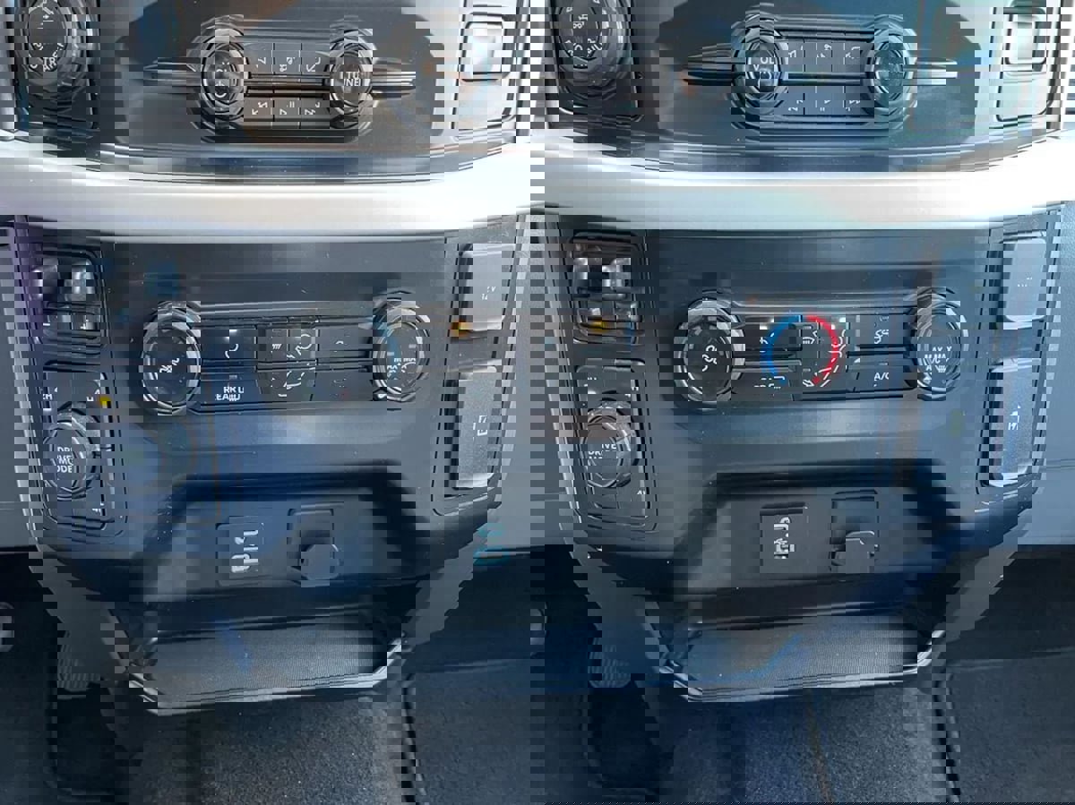 Used 2023 Ford F150 XLT image 31