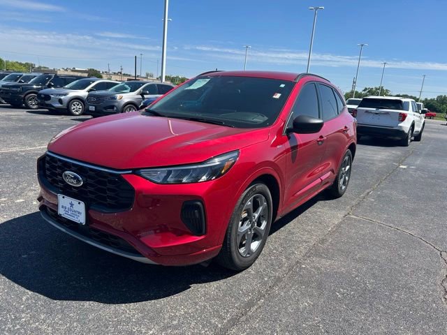 Used 2023 Ford Escape ST-Line w/ Tech Pack #1 FWD image 2