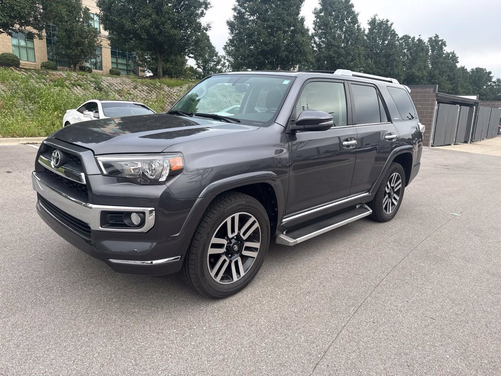 Used 2018 Toyota 4Runner Limited AWD/4WD image 2