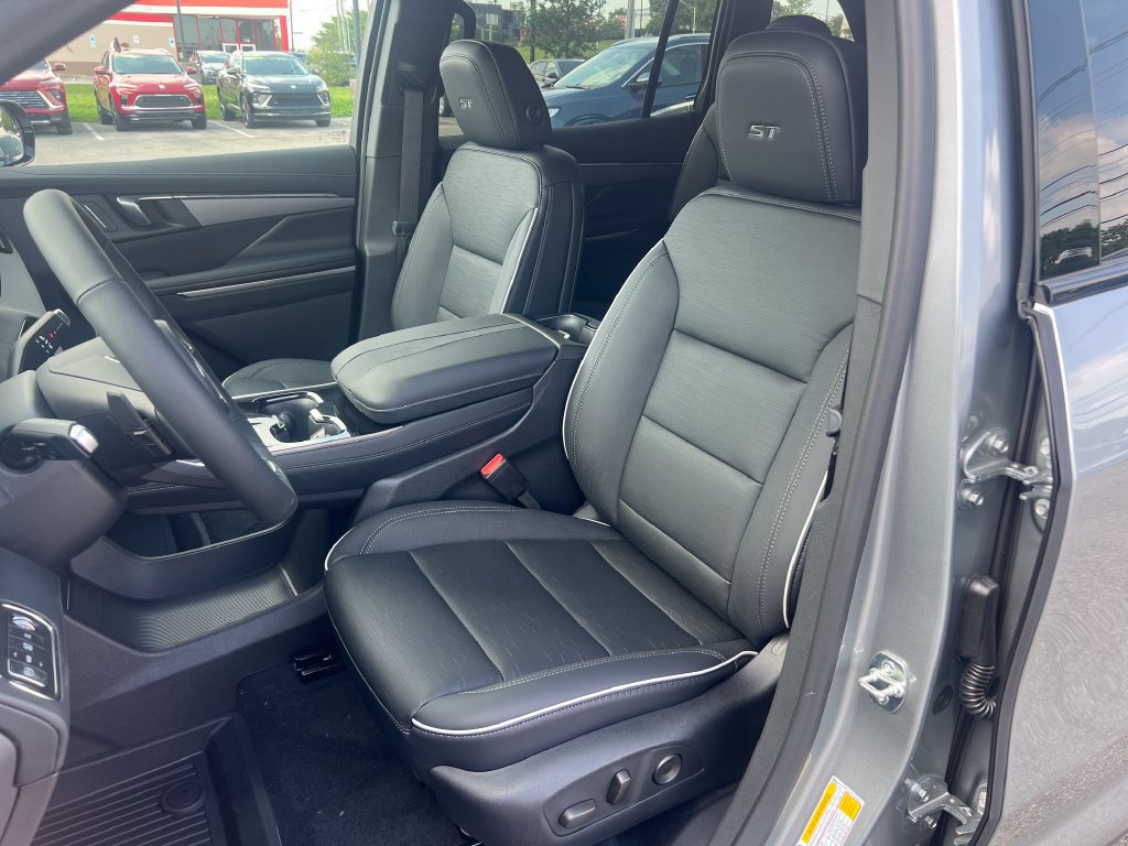 New 2026 Buick Enclave Sport Touring w/ Power Package FWD image 11
