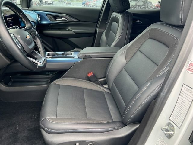 Used 2025 Chevrolet Equinox EV LT w/ Convenience Package image 33