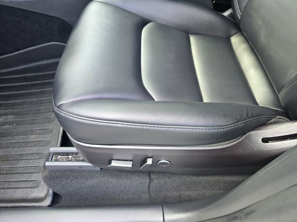 Used 2023 Tesla Model Y Performance image 16