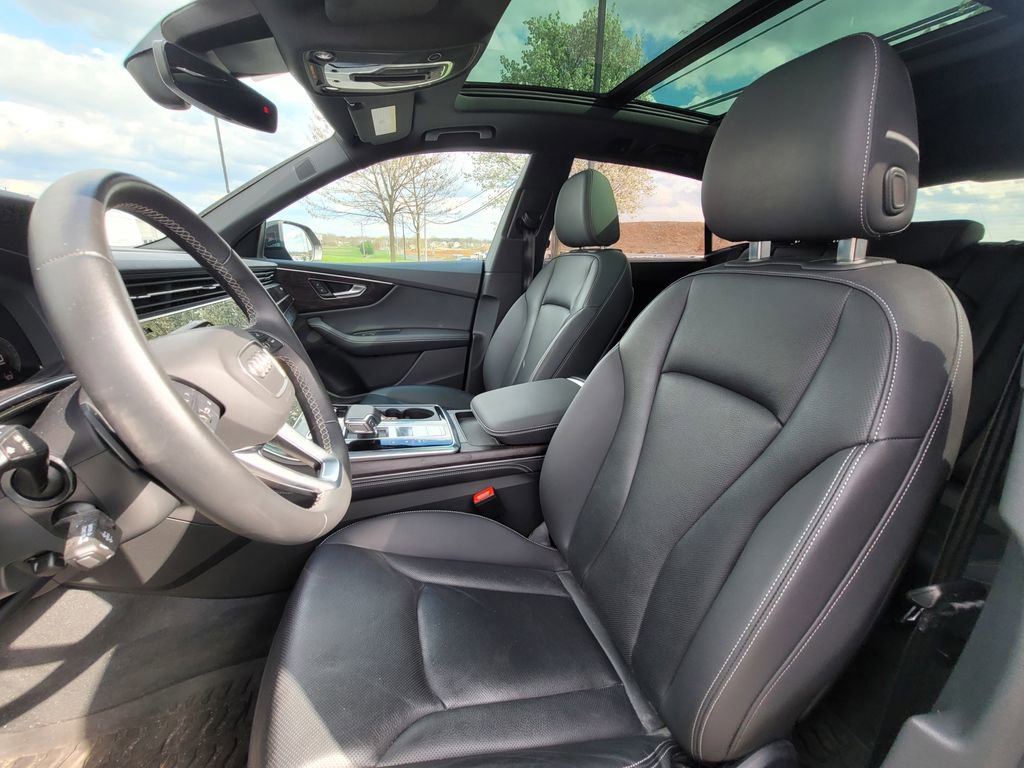Used 2023 Audi Q8 Prestige w/ Prestige Package AWD/4WD image 16
