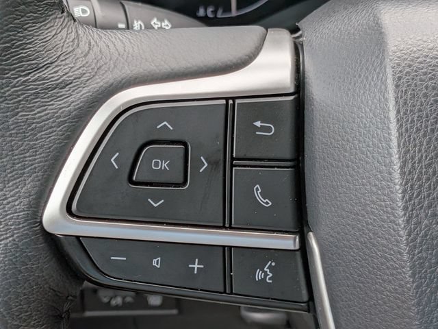 Used 2025 Toyota Sienna XLE FWD image 27