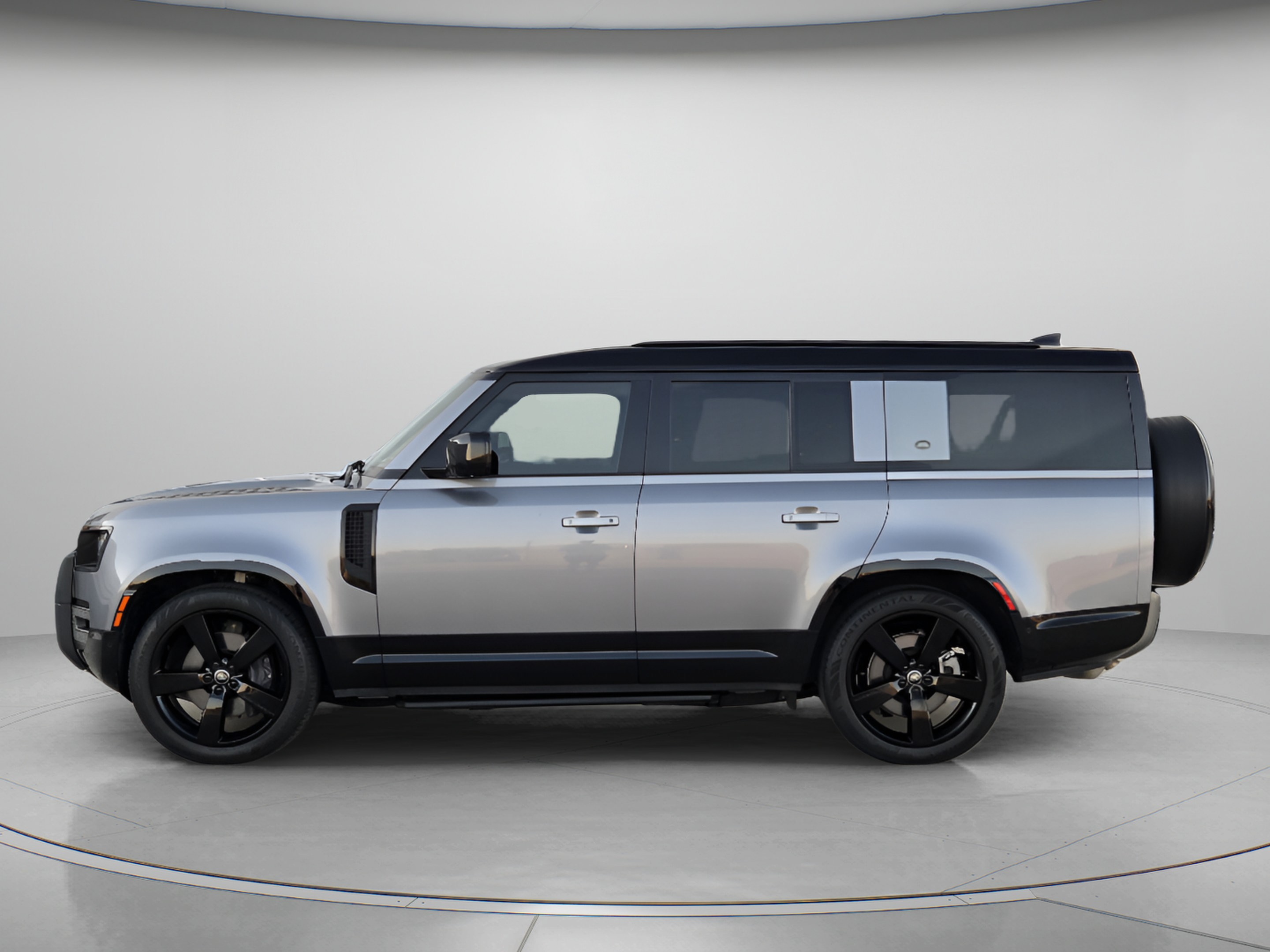 Certified 2023 Land Rover Defender 130 X-Dynamic SE AWD/4WD image 2