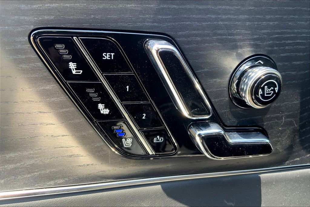 New 2026 Cadillac Lyriq V image 20
