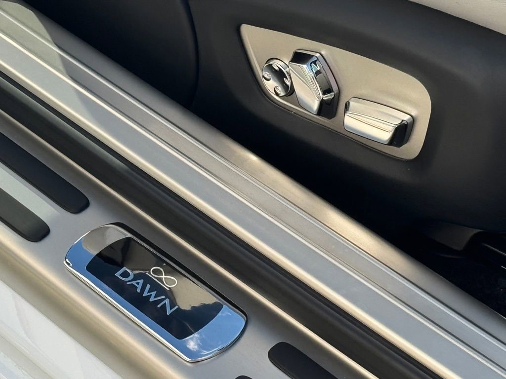 Used 2018 Rolls-Royce Dawn image 66