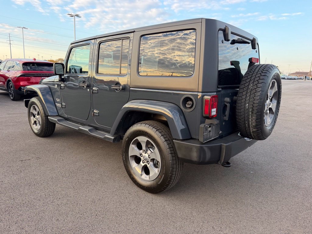 Used 2017 Jeep Wrangler Unlimited Sahara w/ Connectivity Group AWD/4WD image 10