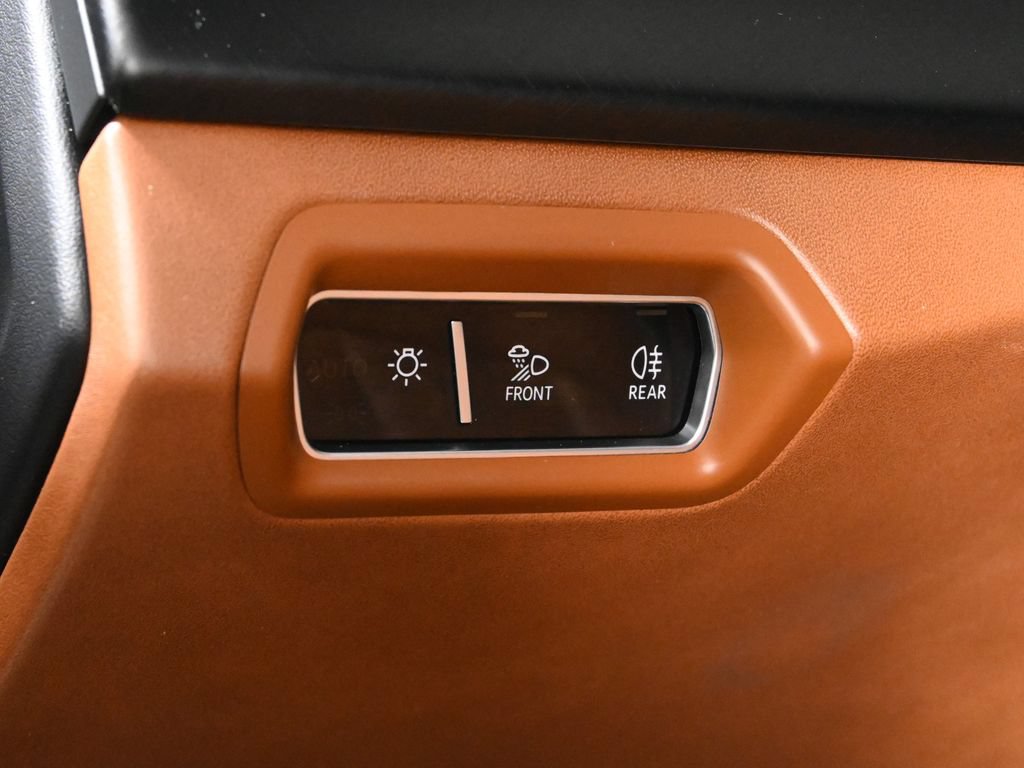 Used 2021 Lamborghini Urus AWD/4WD image 26