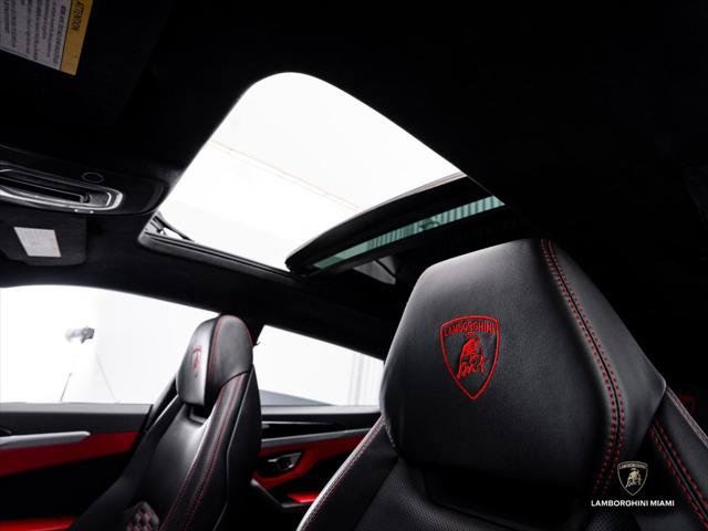 Used 2022 Lamborghini Urus AWD/4WD image 30