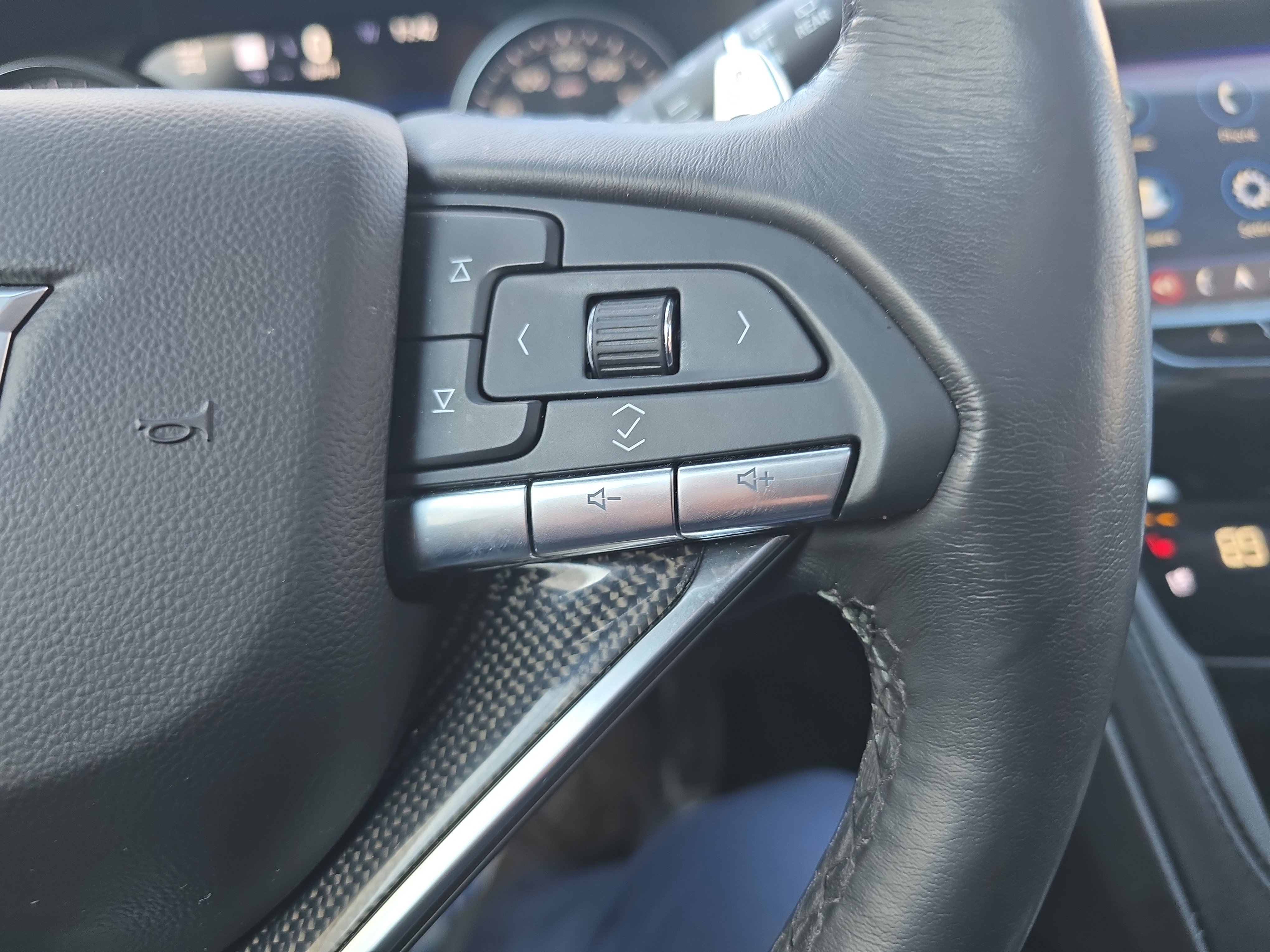 Used 2024 Cadillac XT6 Sport w/ LPO, Onyx Lite Package image 21