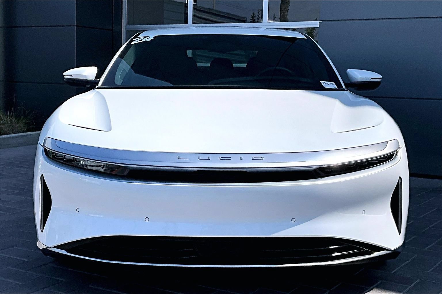 Used 2024 Lucid Air Touring AWD/4WD image 2