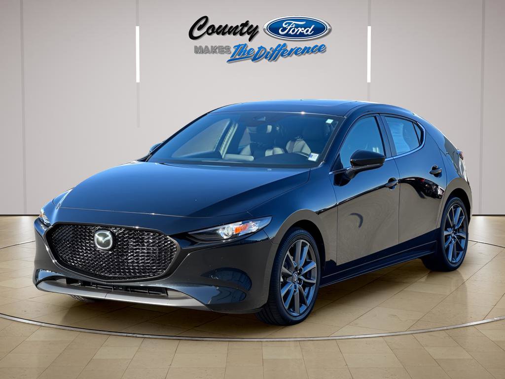 Used 2022 MAZDA MAZDA3 s FWD image 2