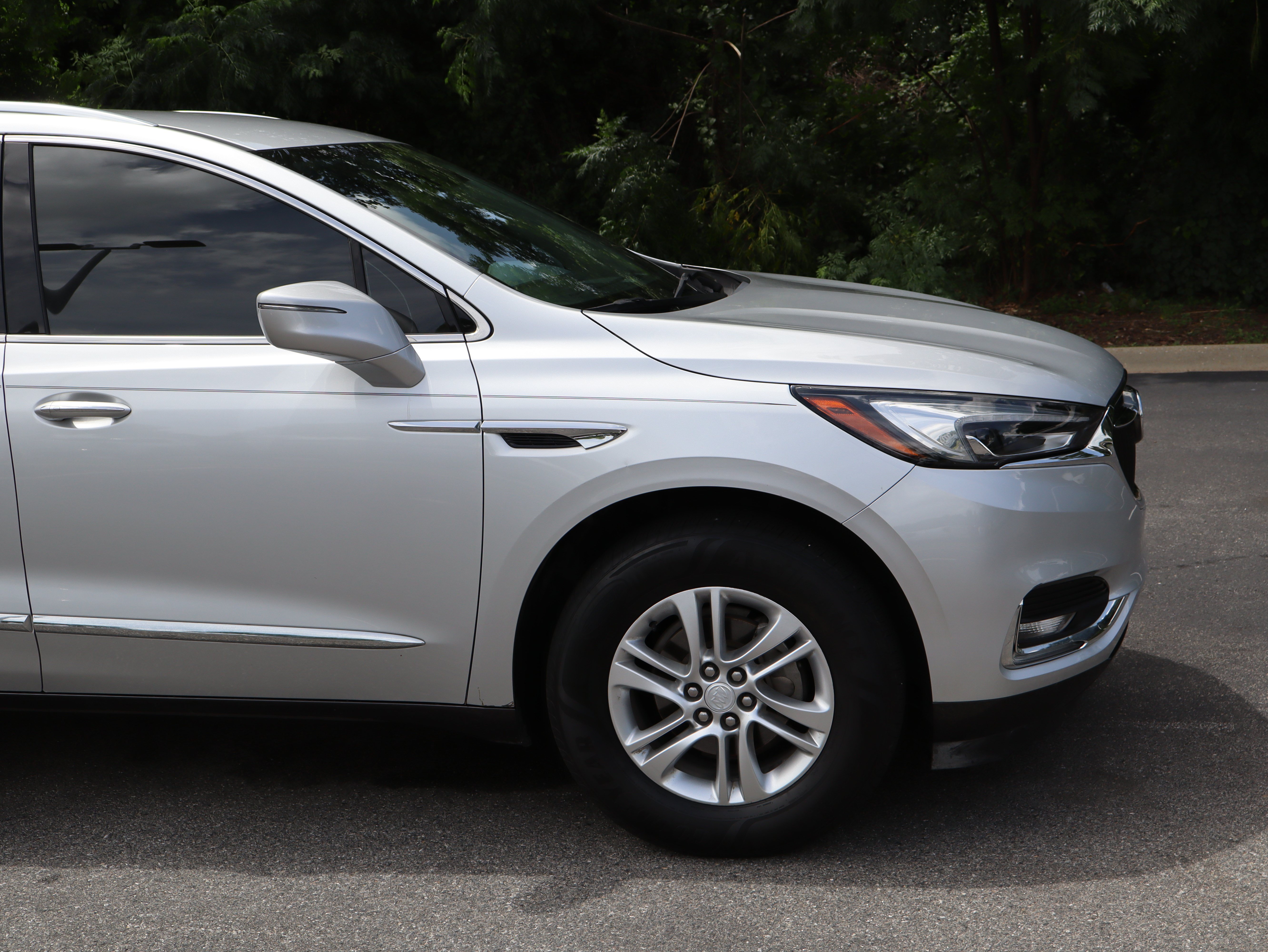 Used 2019 Buick Enclave Essence FWD image 12