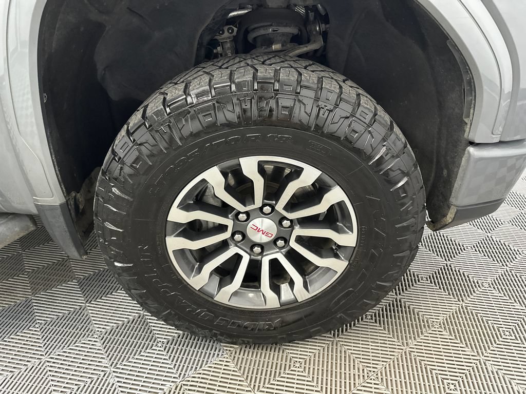 Used 2023 GMC Sierra 1500 AT4 w/ AT4 Premium Package AWD/4WD image 14