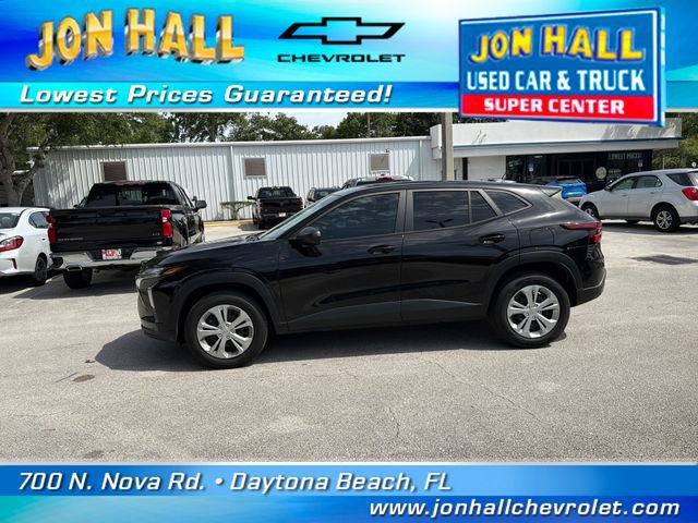 Used 2024 Chevrolet Trax LS w/ Driver Confidence Package FWD image 4