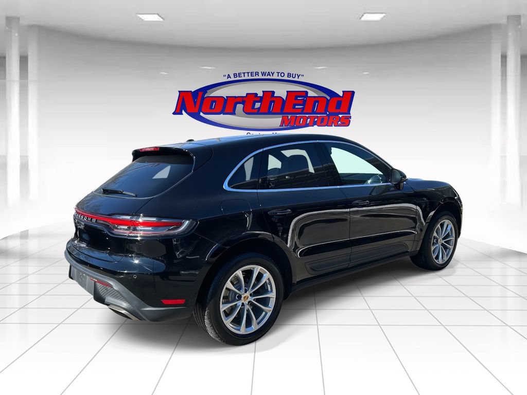 Used 2023 Porsche Macan Turbo AWD/4WD image 3