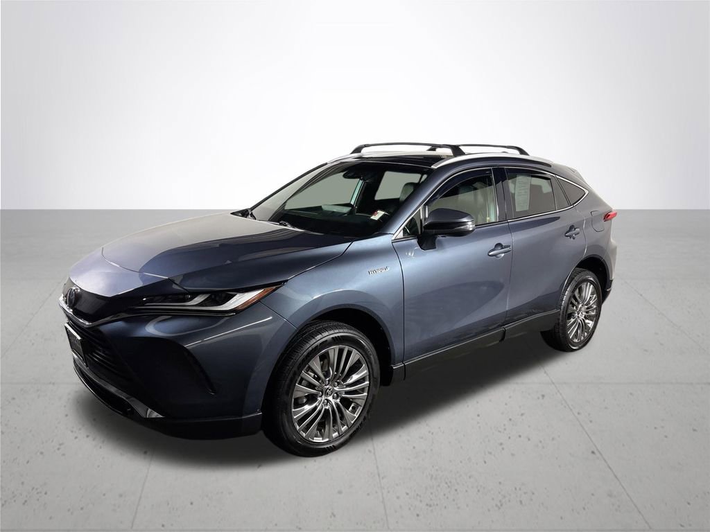 Used 2021 Toyota Venza XLE w/ Softex Package image 2