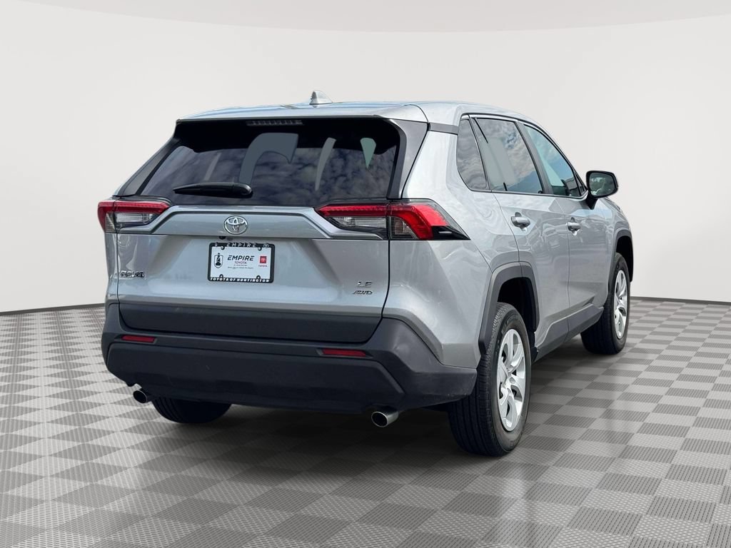 Used 2025 Toyota RAV4 LE AWD/4WD image 4