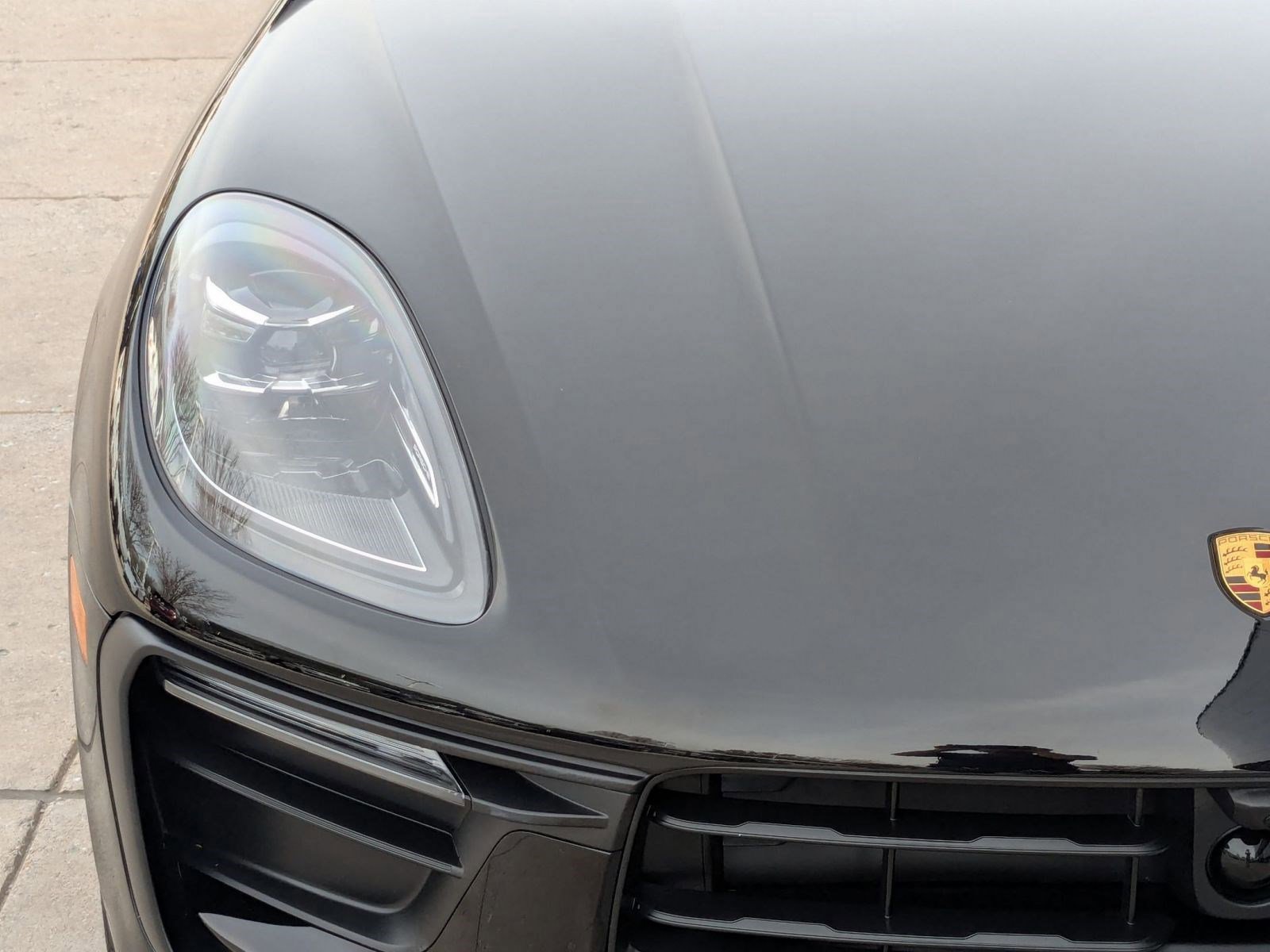 Certified 2025 Porsche Macan image 12