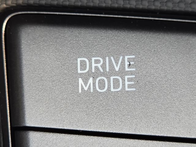 New 2026 Hyundai Elantra Sport FWD image 31