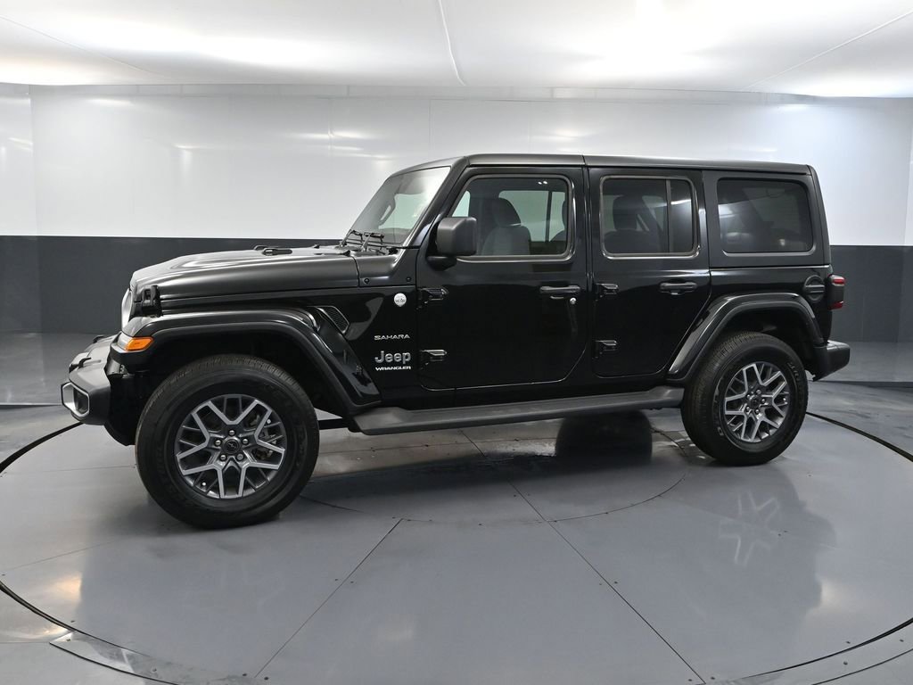 Used 2024 Jeep Wrangler Sahara image 10