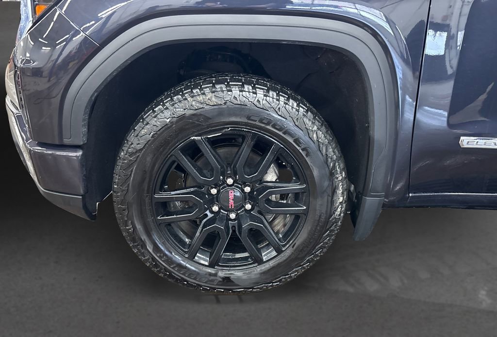 Used 2022 GMC Sierra 1500 Elevation w/ LPO, Elevation Black Package image 11