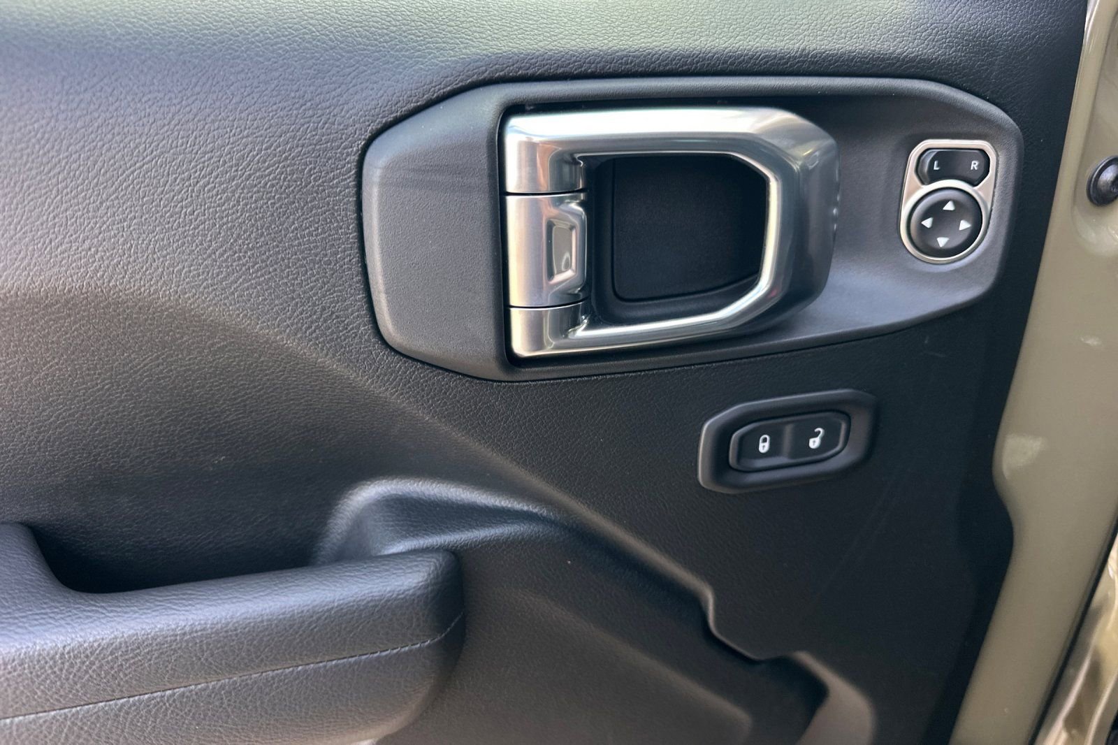 New 2026 Jeep Gladiator Willys image 8