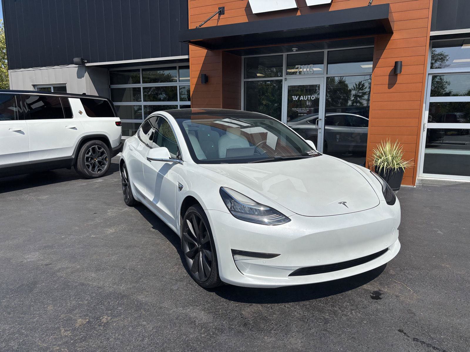 Used 2020 Tesla Model 3 Performance AWD/4WD image 3
