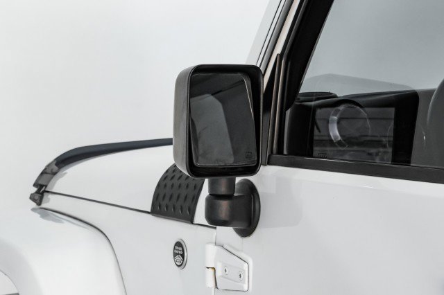 Used 2015 Jeep Wrangler Unlimited Sahara w/ Connectivity Group image 35