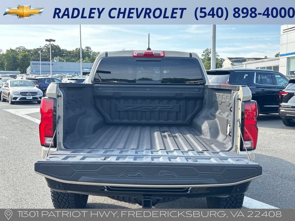 Used 2024 Chevrolet Colorado ZR2 w/ Technology Package AWD/4WD image 15