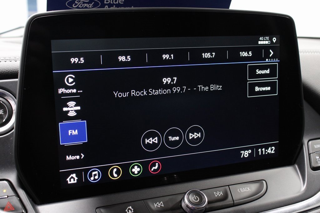 Used 2023 Chevrolet Blazer LT image 2