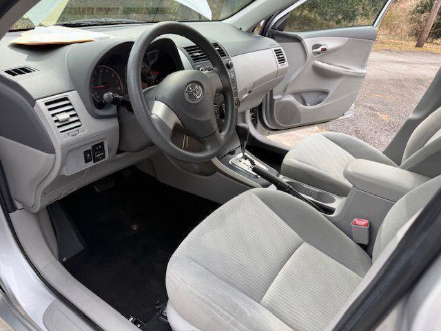 Used 2010 Toyota Corolla image 6
