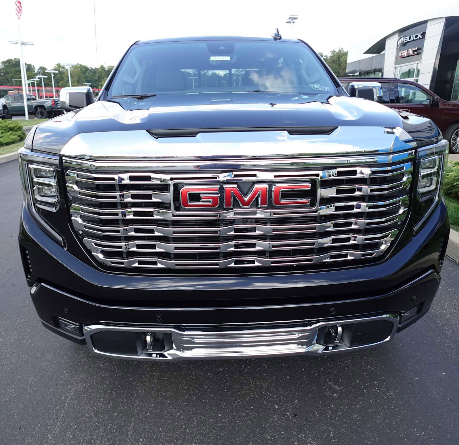 New 2026 GMC Sierra 1500 Denali w/ Denali Reserve Package image 9