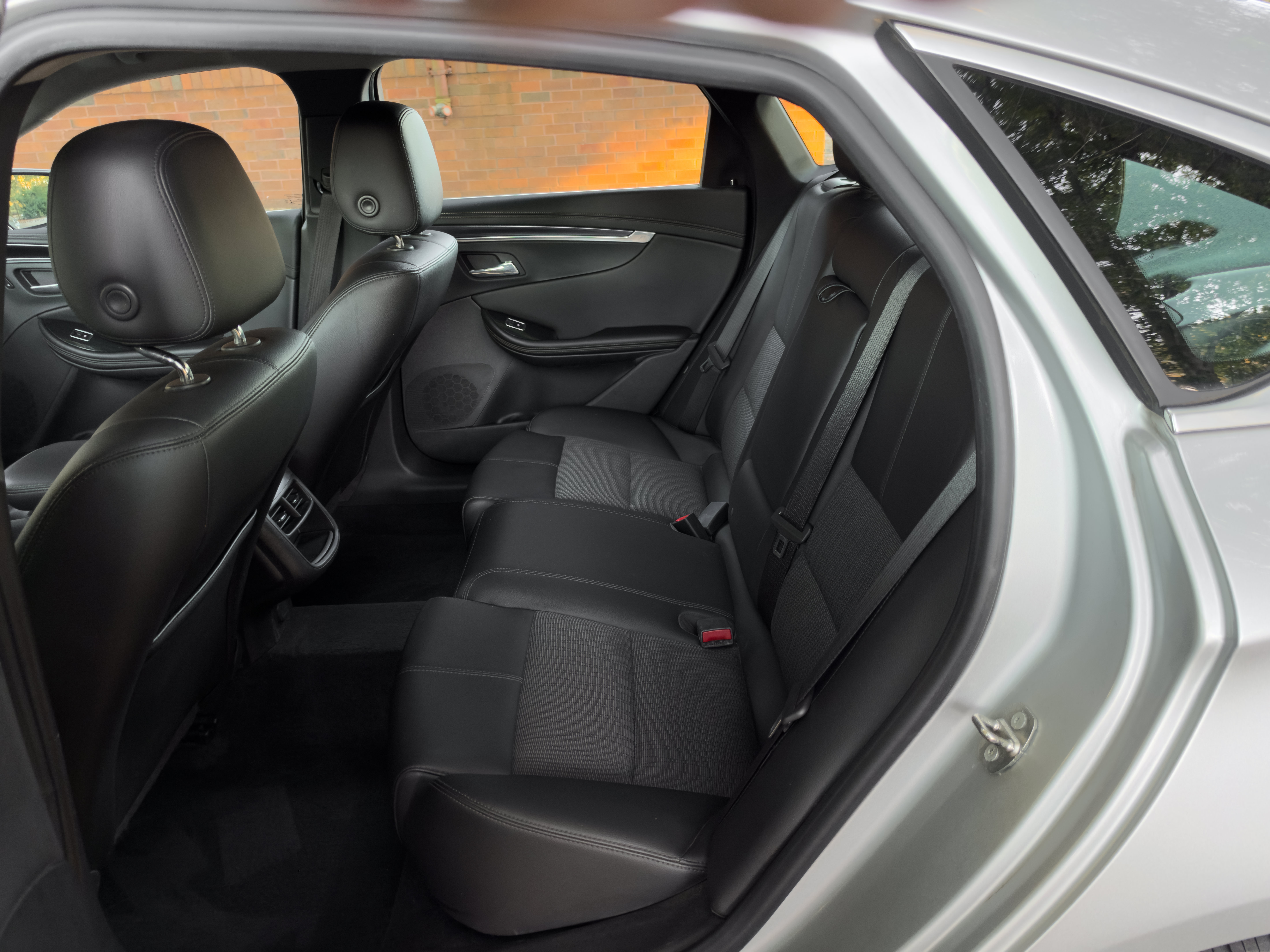 Used 2018 Chevrolet Impala LT FWD image 15
