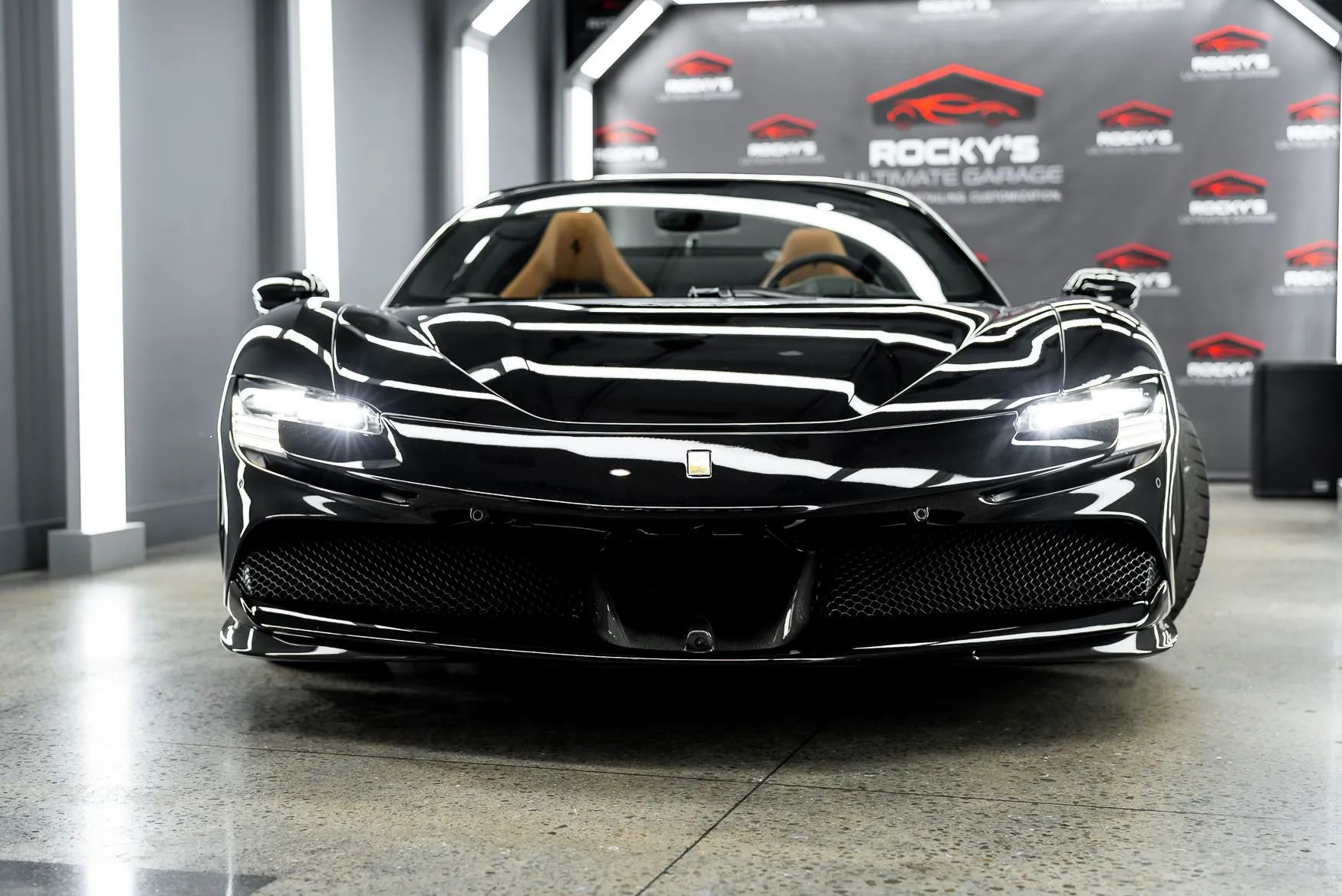 Used 2023 Ferrari SF90 Spider image 15