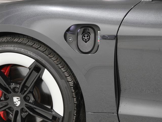Used 2025 Porsche Taycan 4S image 4