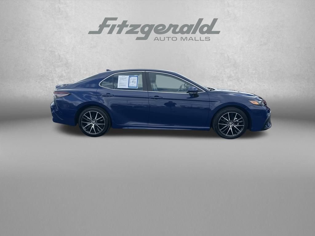 Used 2024 Toyota Camry SE image 8